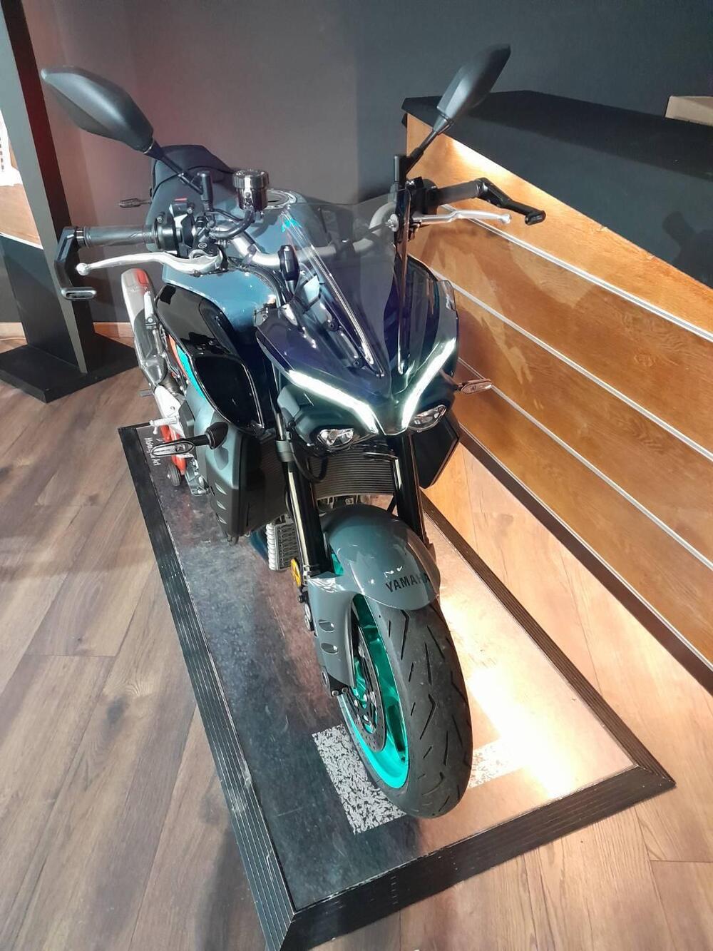 Yamaha MT-10 (2022 - 25) (10)