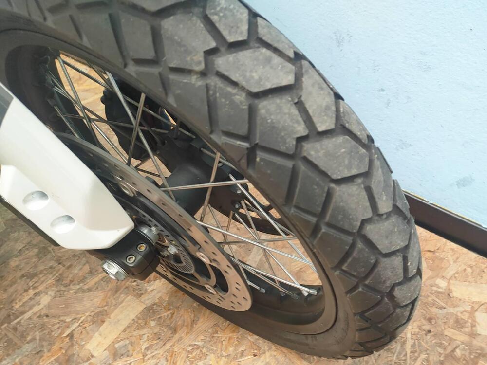 Moto Guzzi V85 TT (2019 - 20) (9)