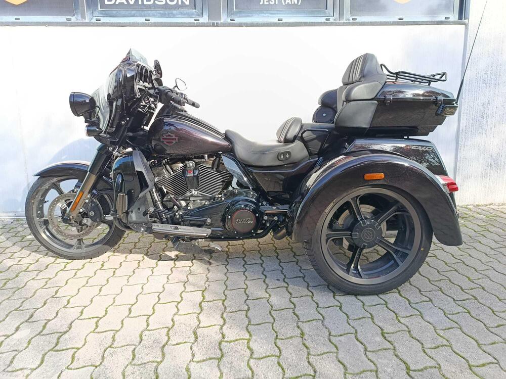 Harley-Davidson 117 CVO Tri Glide (2022) - FLHTCUTGSE_AF (13)