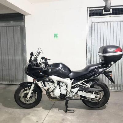 Yamaha FZS 600 Fazer (2003 - 04) usata