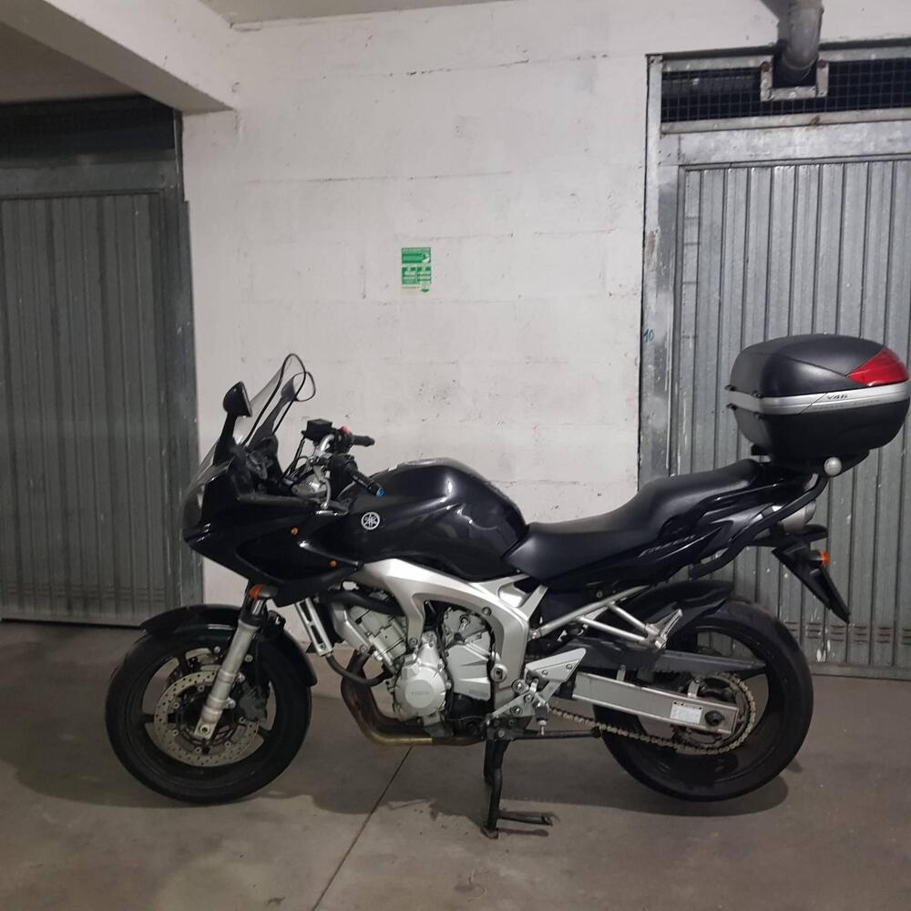Yamaha FZS 600 Fazer (2003 - 04) (2)