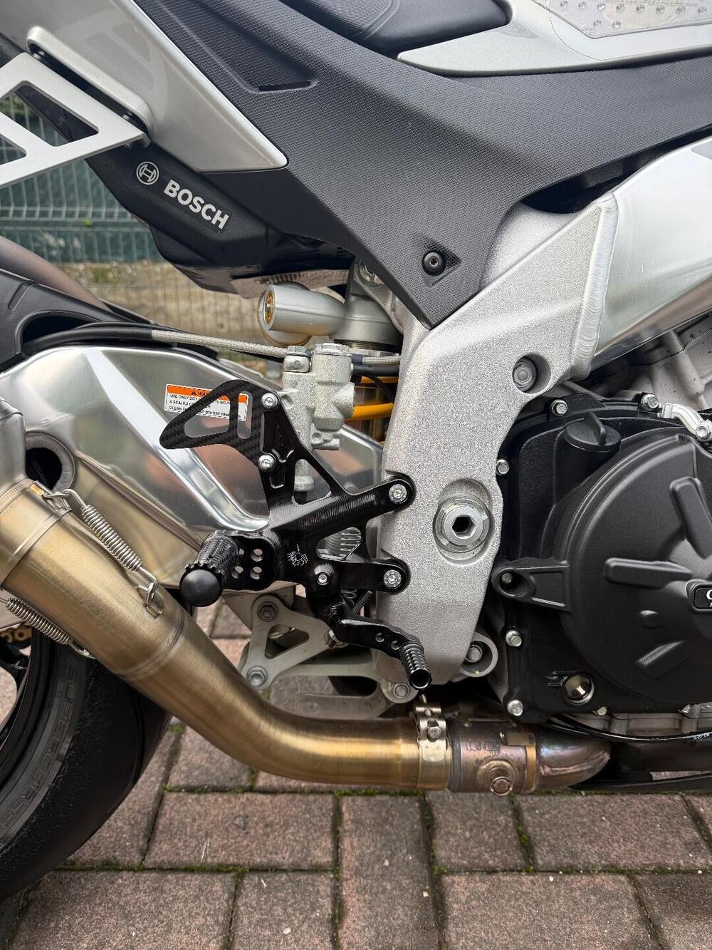 Aprilia Tuono V4 RR (2015 - 17) (2)