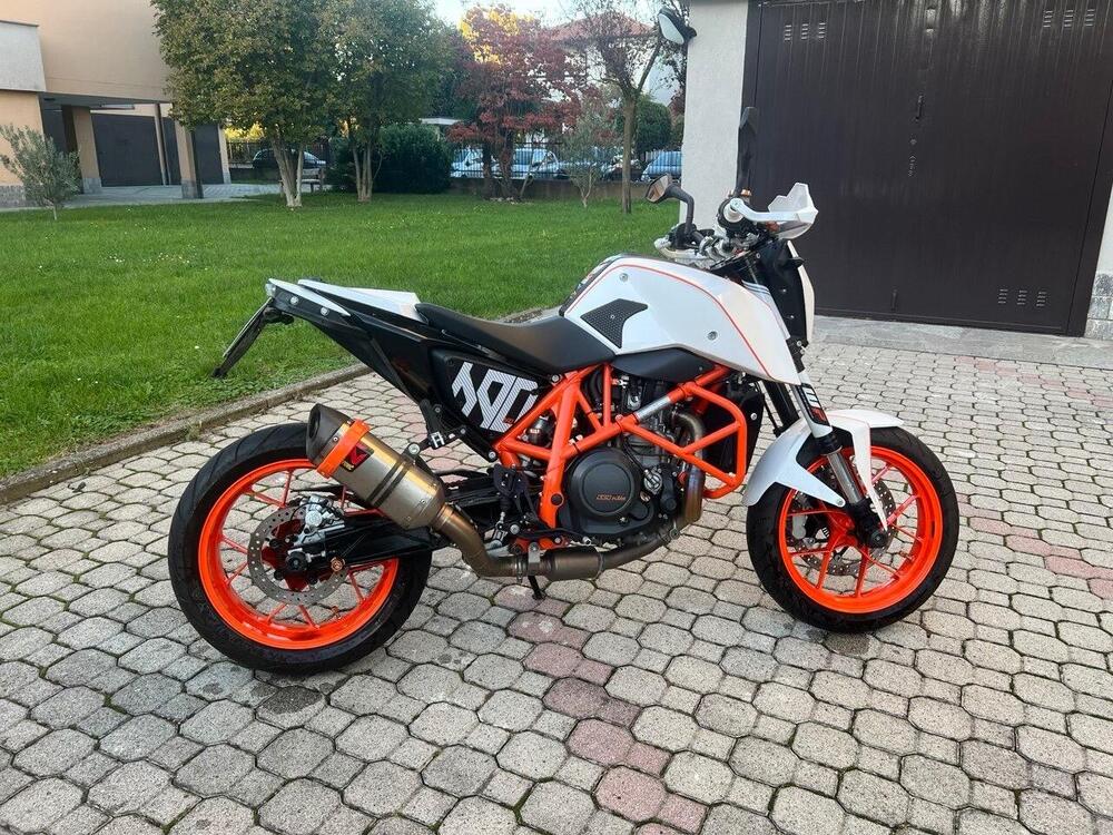 KTM 690 Duke R (2016 -17) (2)