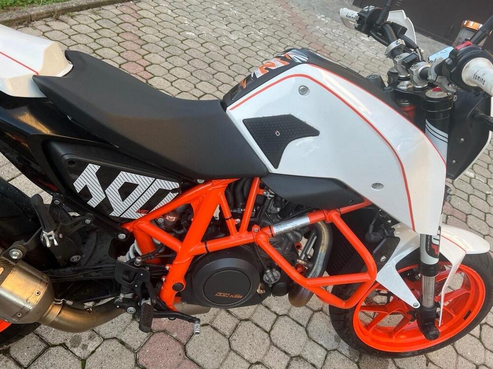 KTM 690 Duke R (2016 -17) (4)