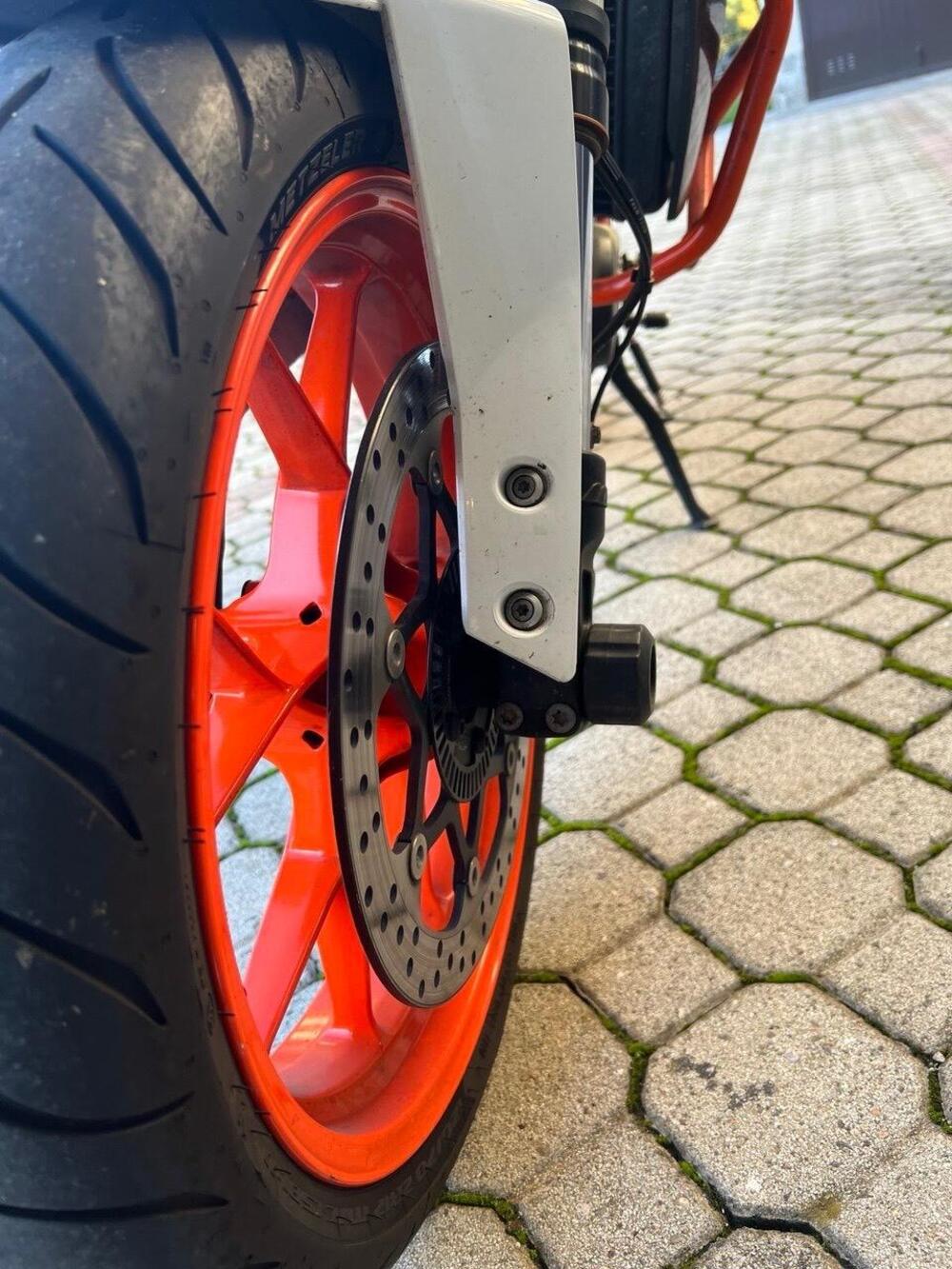 KTM 690 Duke R (2016 -17) (9)