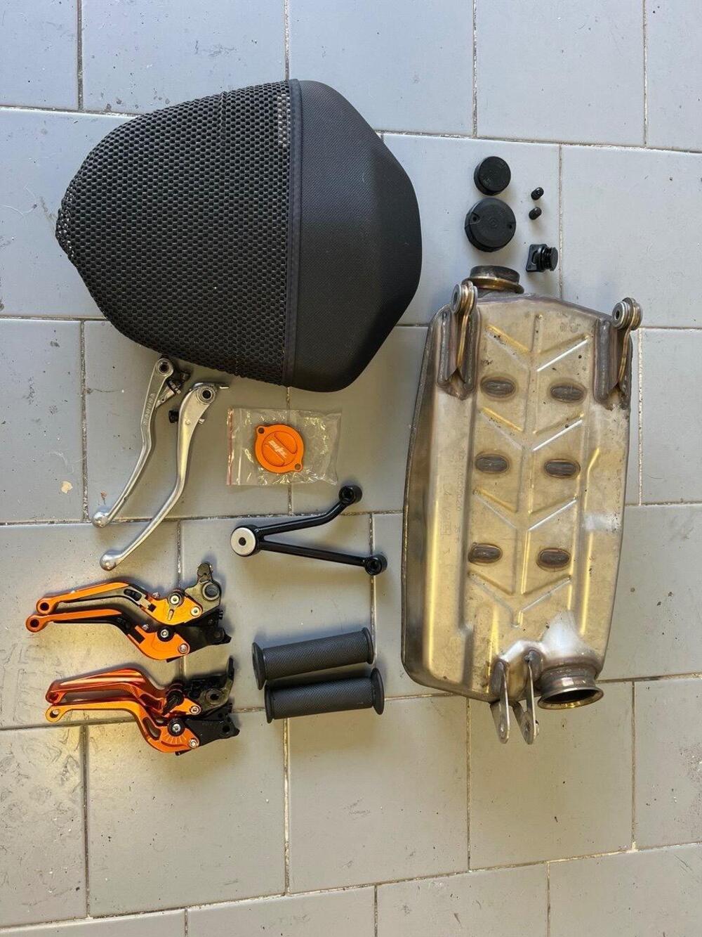 KTM 690 Duke R (2016 -17) (16)