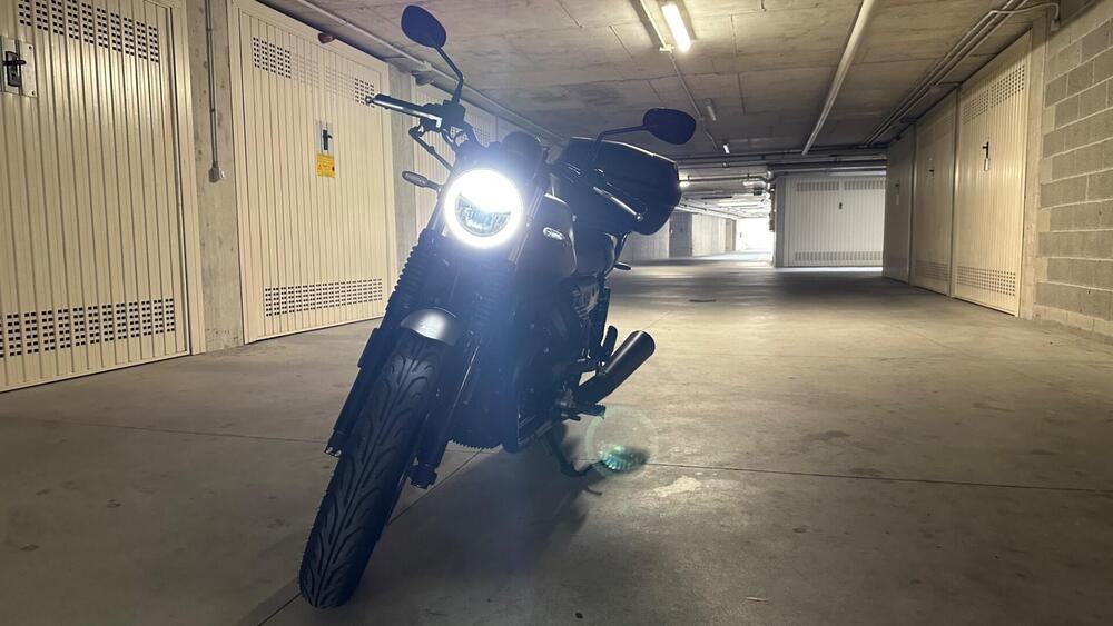 Moto Guzzi V7 III Stone Night Pack (2019 - 20) (6)