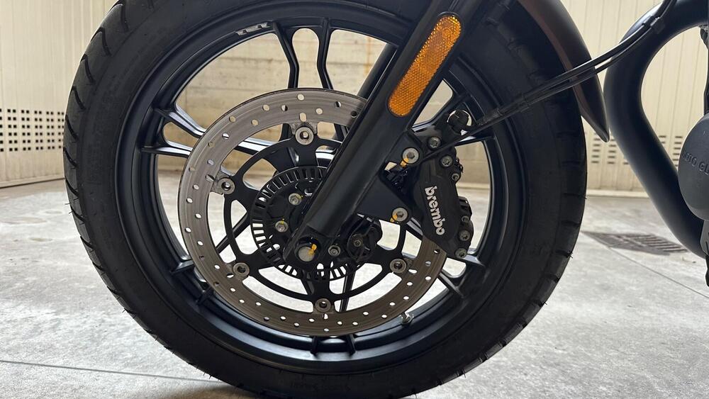 Moto Guzzi V7 III Stone Night Pack (2019 - 20) (7)