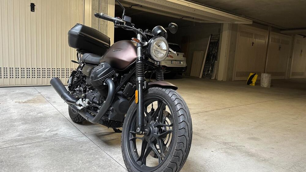 Moto Guzzi V7 III Stone Night Pack (2019 - 20) (8)