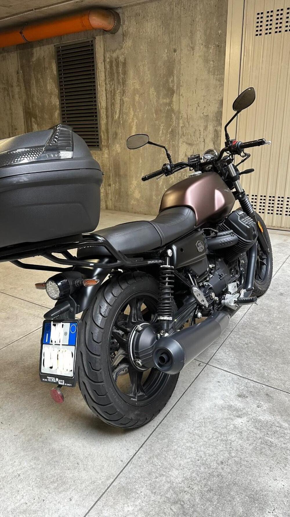Moto Guzzi V7 III Stone Night Pack (2019 - 20) (10)