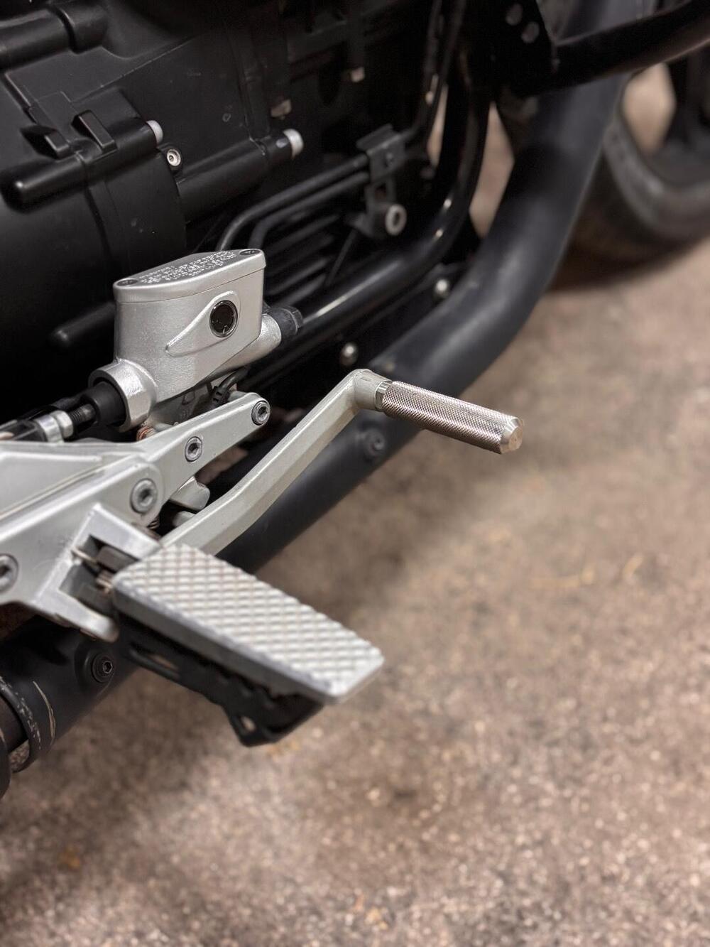 Moto Guzzi V7 III Stone (2017 - 20) (14)