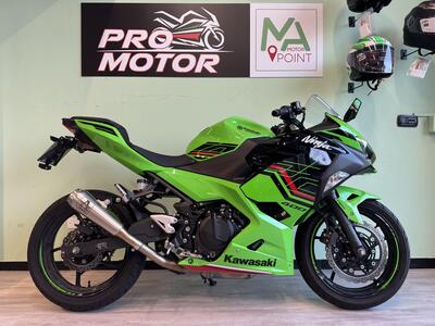 Kawasaki Ninja 400 (2023) usata