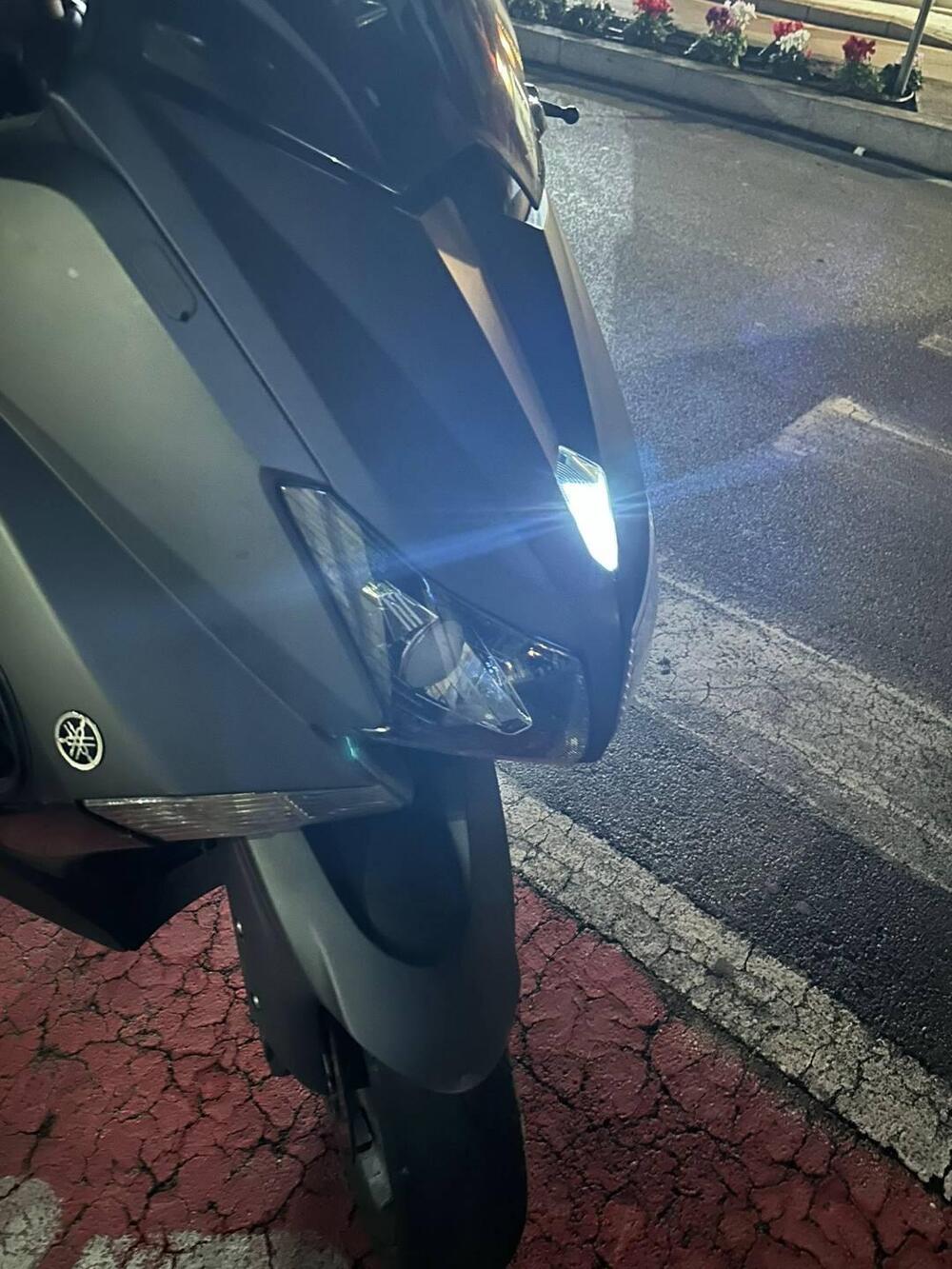 Yamaha T-Max 530 Lux Max ABS (2016 - 17)