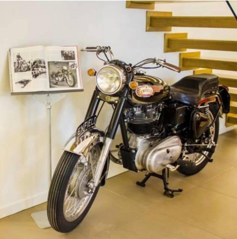 Royal Enfield Bullet 350 (2)