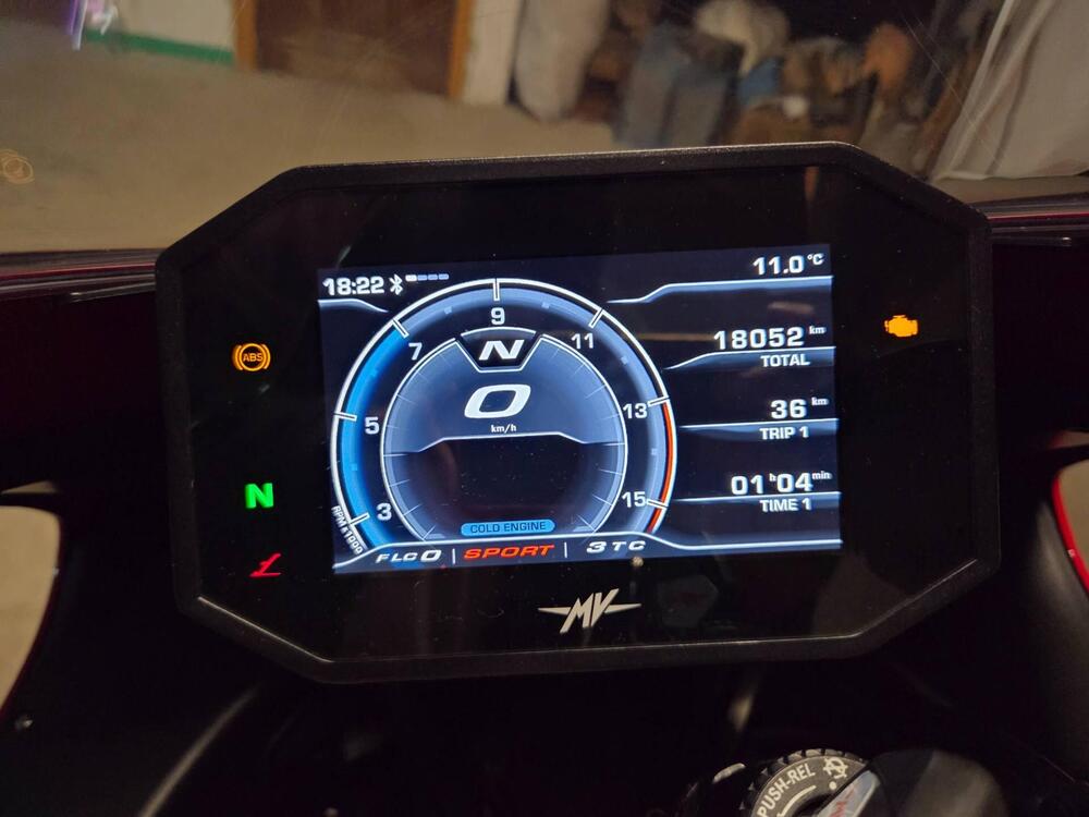 MV Agusta F3 800 Rosso (2021 - 23) (3)