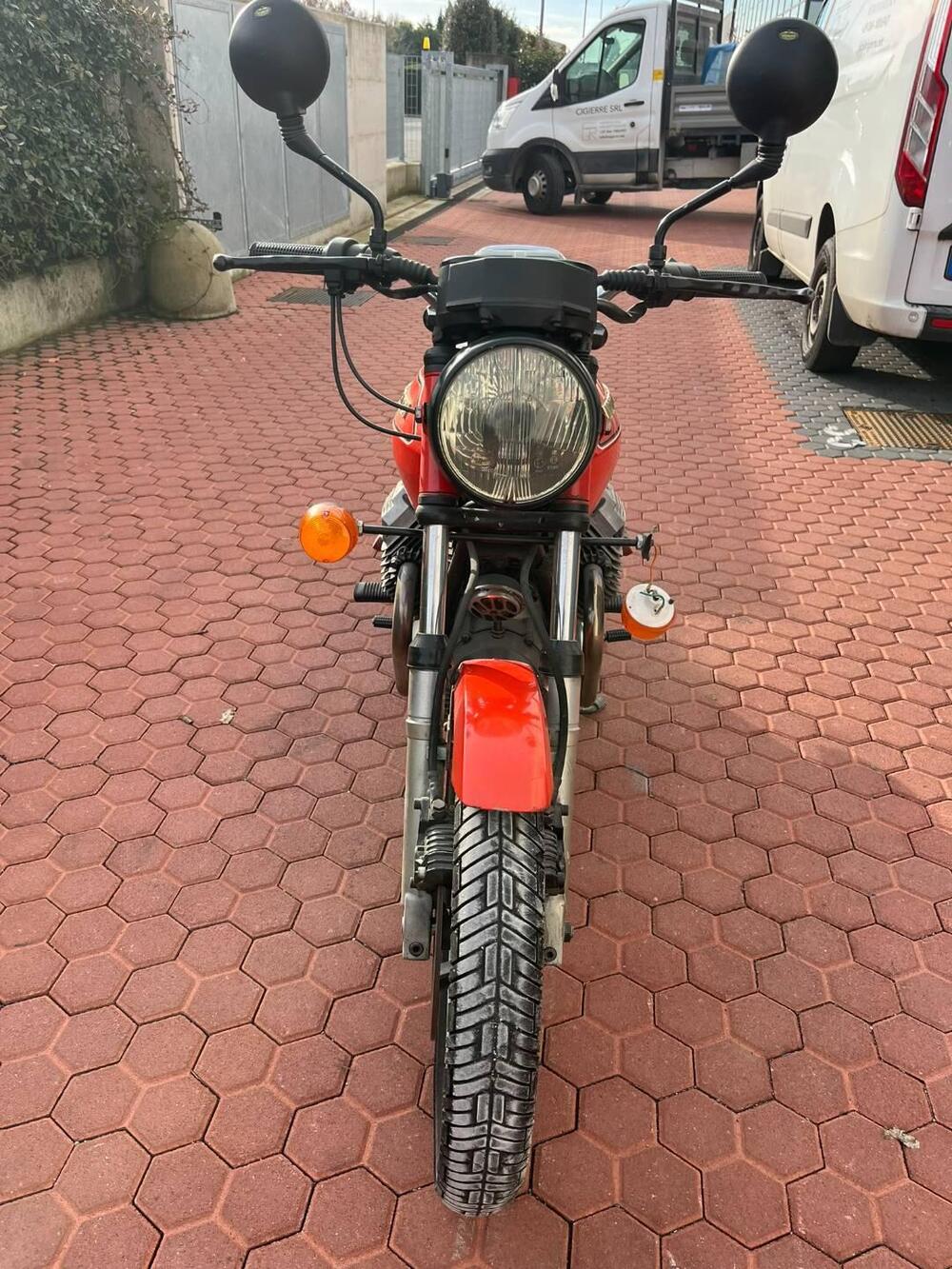 Moto Guzzi V35 (4)