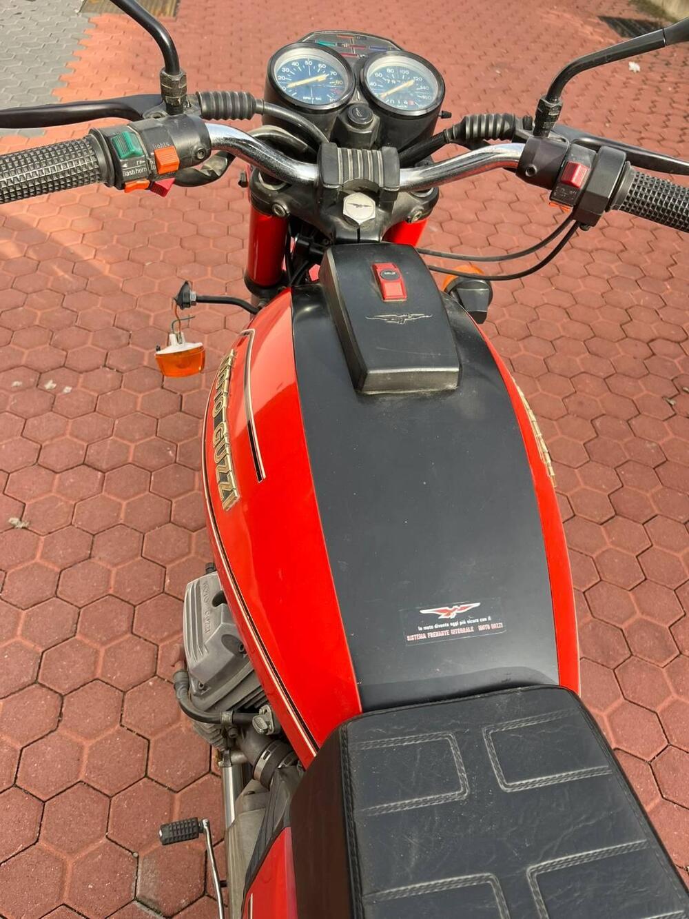 Moto Guzzi V35 (7)