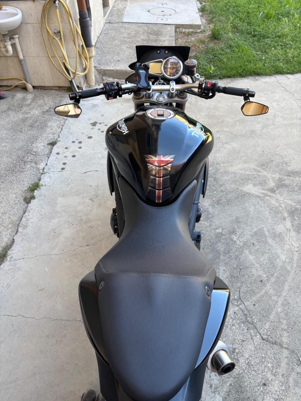 Triumph Speed Triple 1050 (2011 - 13) (4)