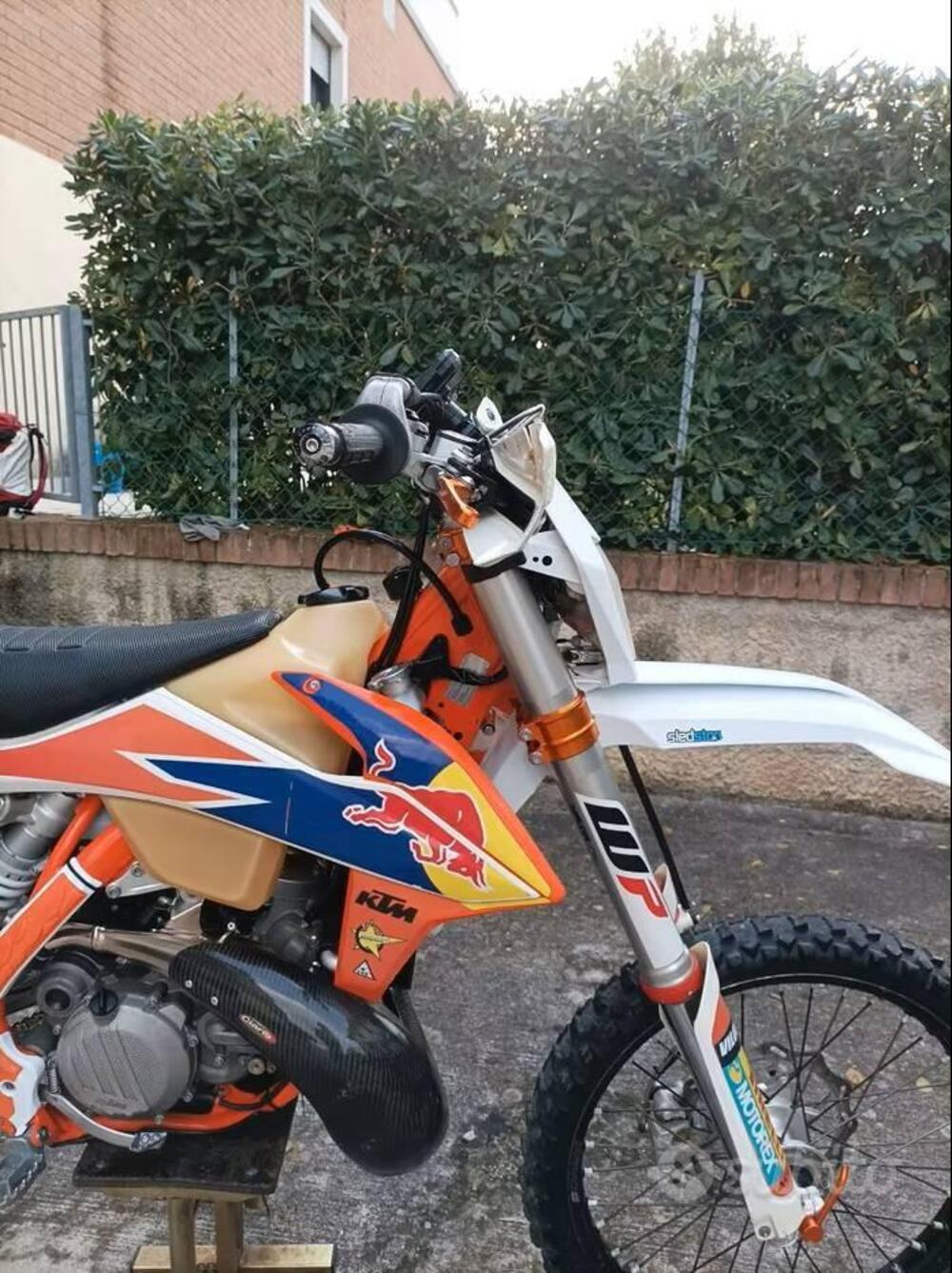 KTM 250 EXC TPI Six Days (2021) (4)