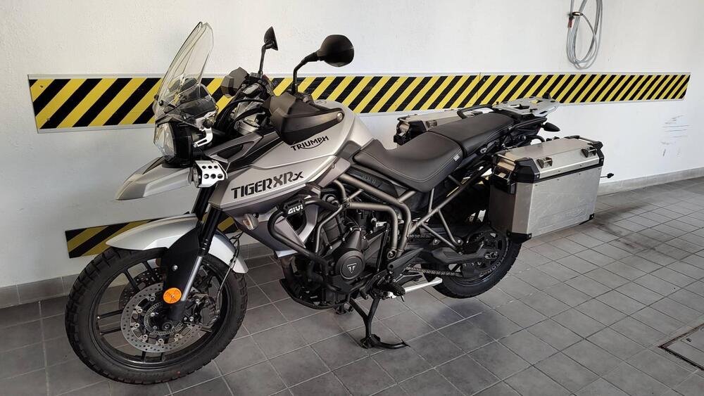 Triumph Tiger 800 XRx (2015 - 17) (2)