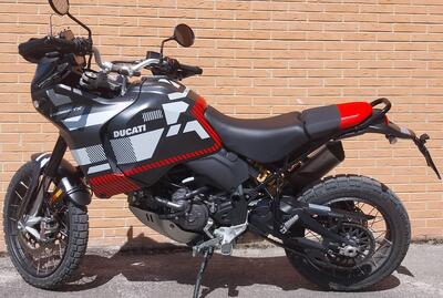 Ducati DesertX (2022 - 25) usata
