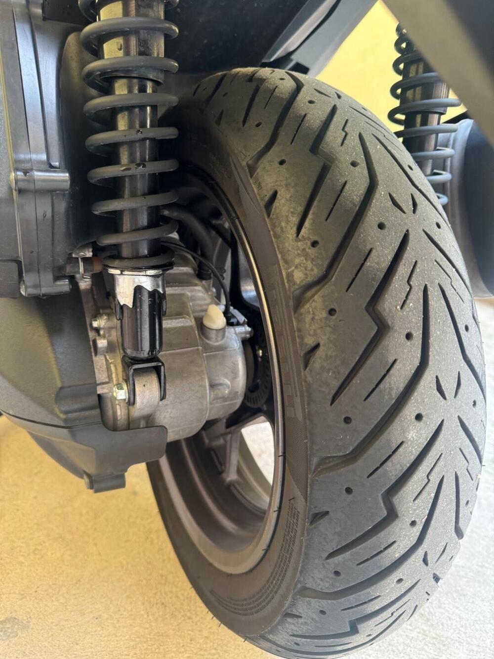 Yamaha X-Max 300 ABS (2017 - 20) (10)