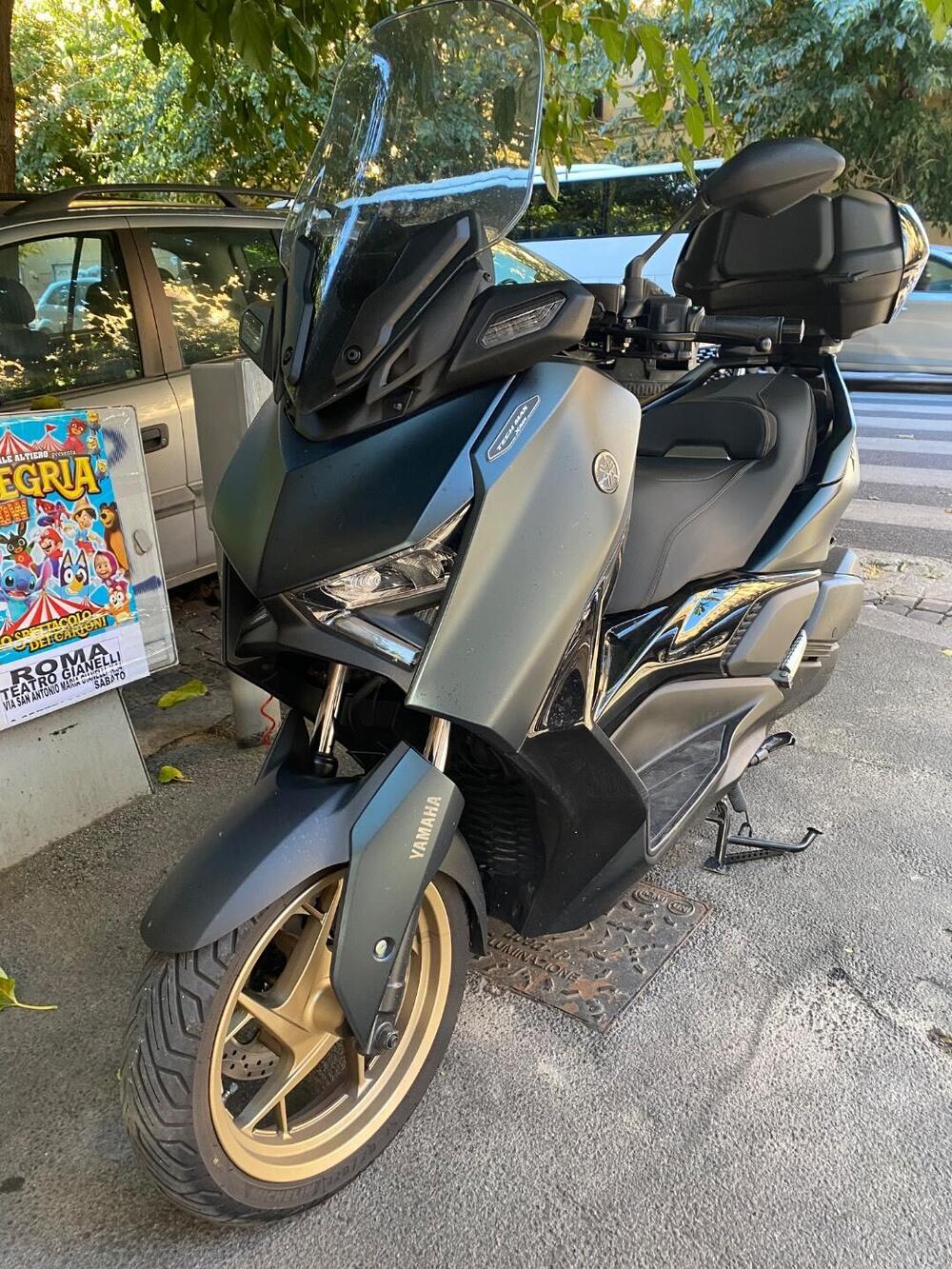 Yamaha X-Max 300 Tech Max (2021 - 24) (2)