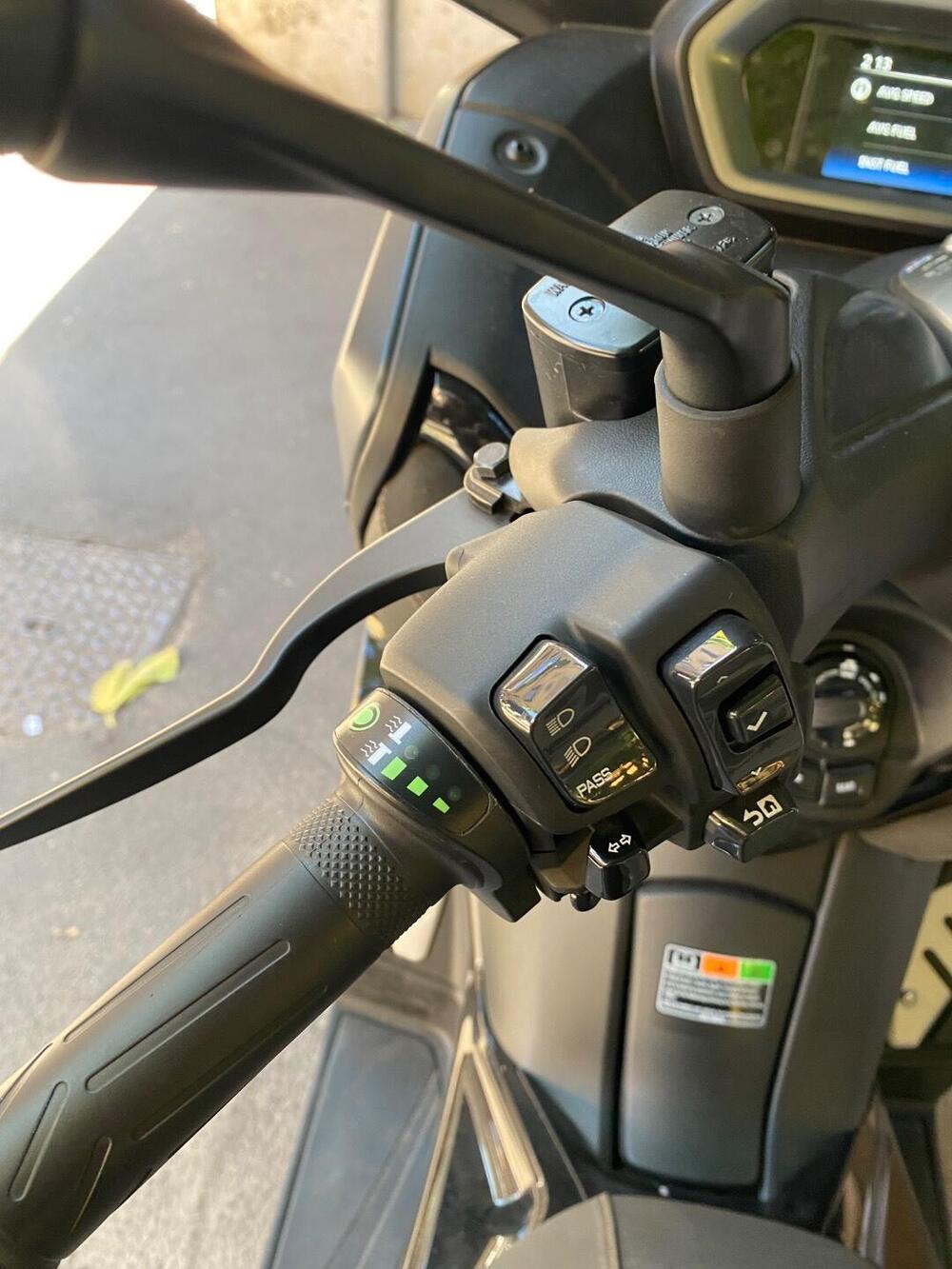 Yamaha X-Max 300 Tech Max (2021 - 24) (5)