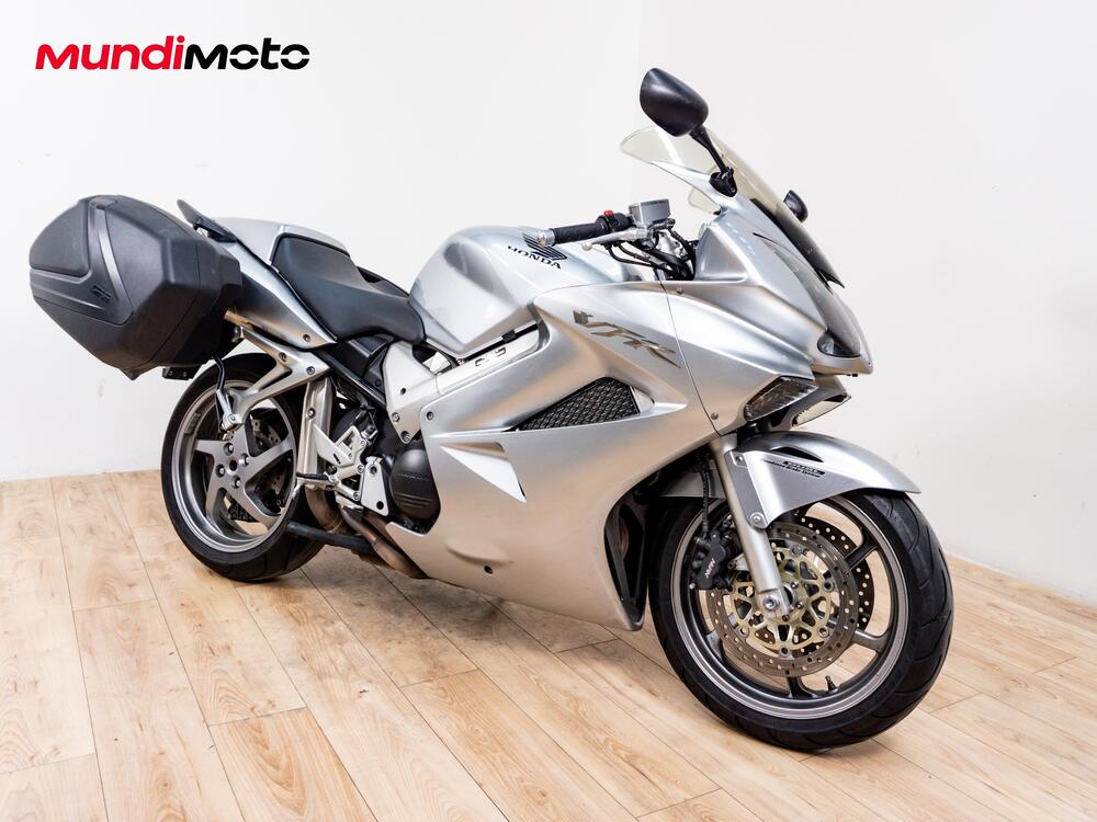 Honda VFR 800 (2002 - 05) (4)