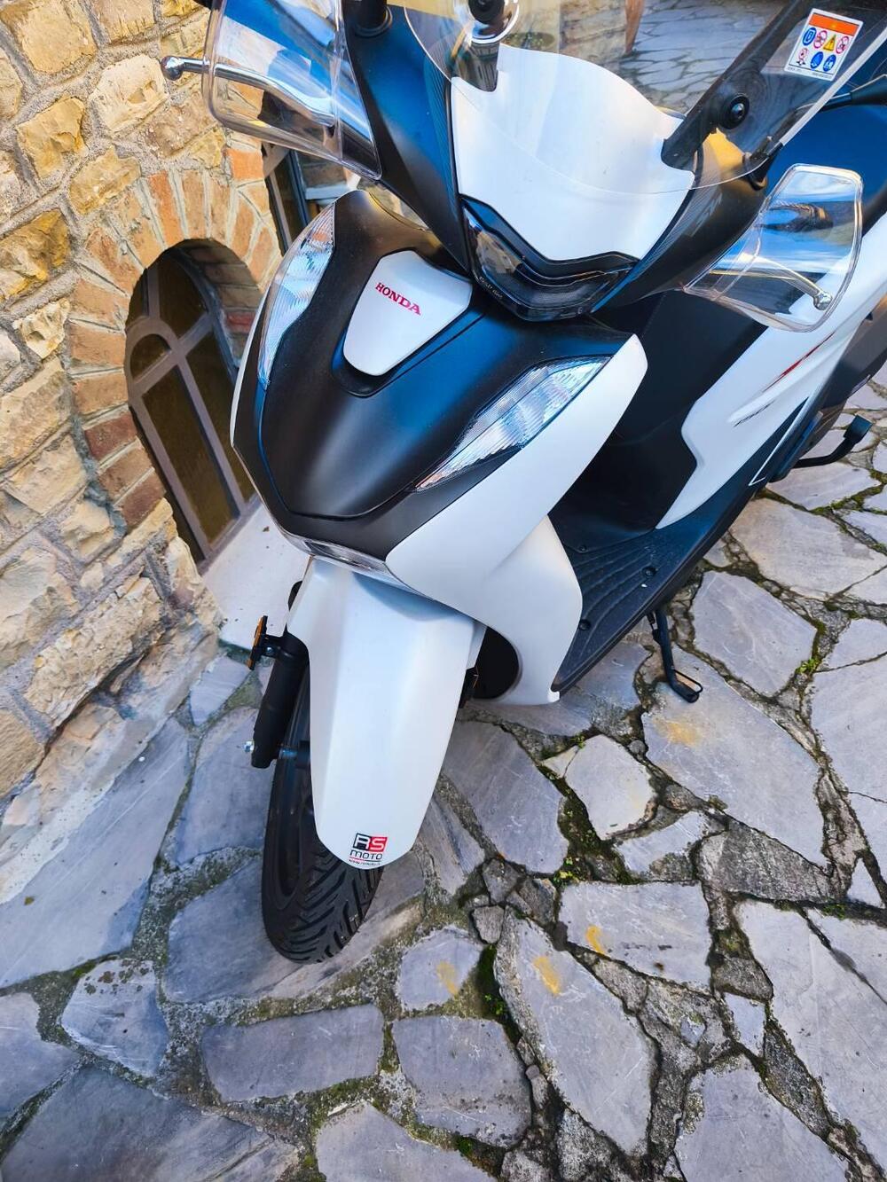 Honda SH 150i (2024 - 25) (2)