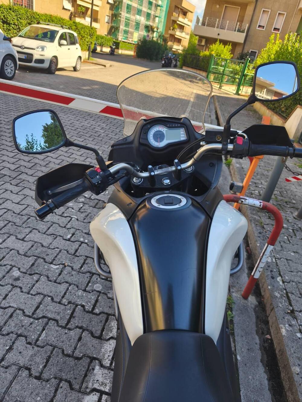 Suzuki V-Strom 650 ABS (2011 - 17) (3)