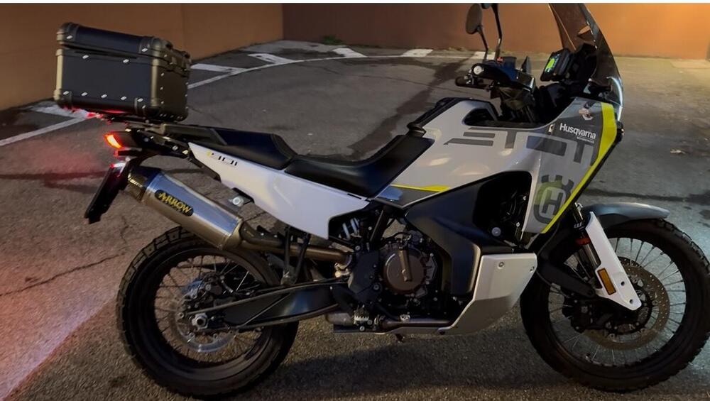 Husqvarna Norden 901 (2022 - 25)