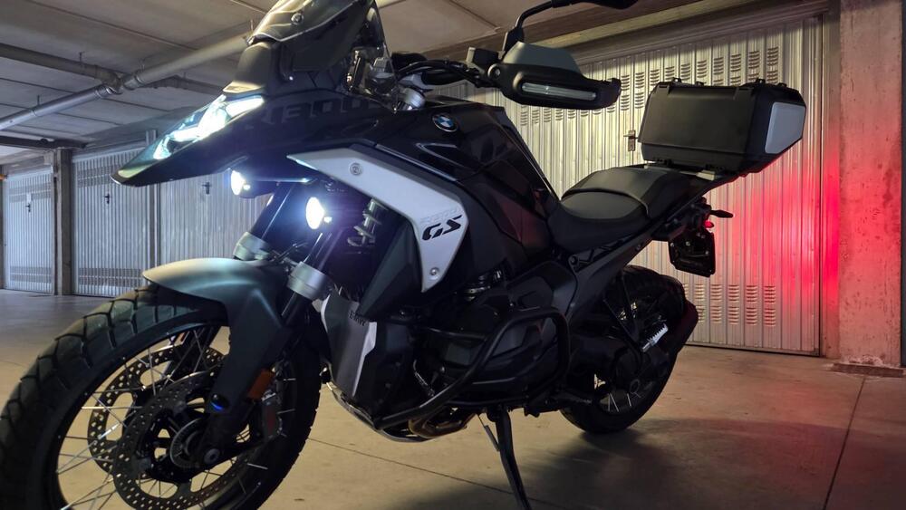 Bmw R 1300 GS Triple Black (2023 - 25) (3)