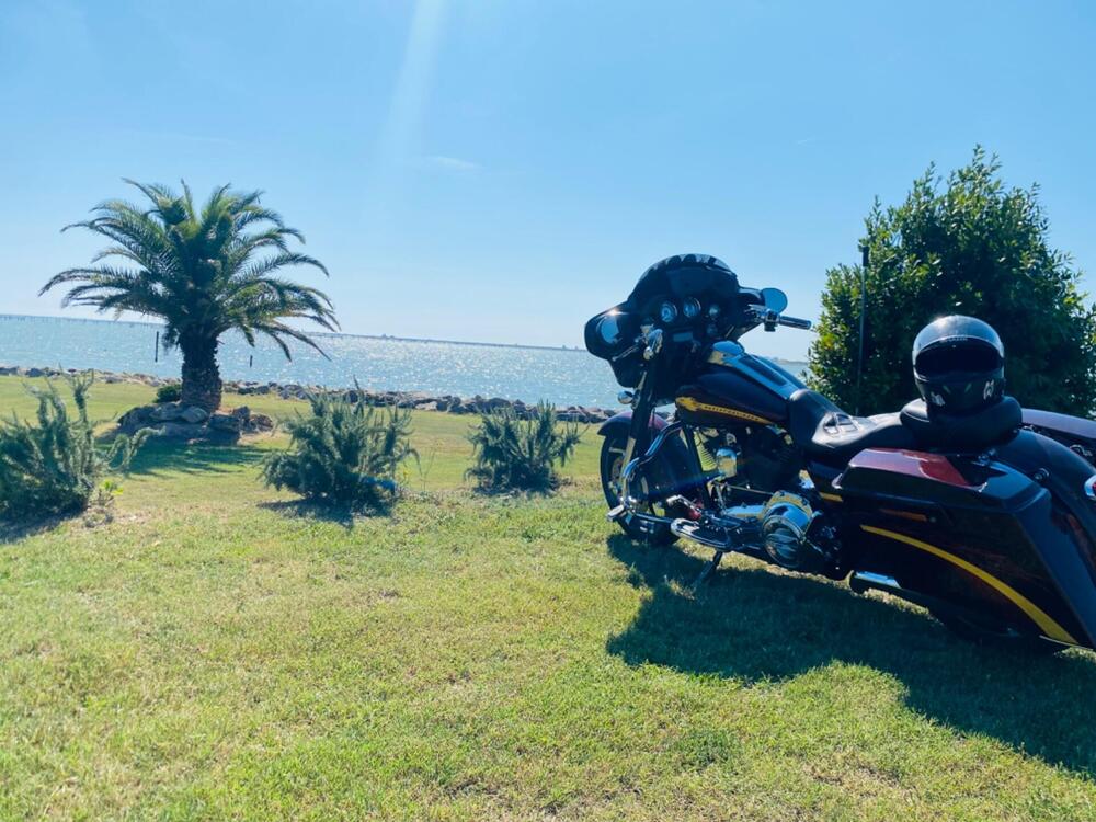 Harley-Davidson 1800 Street Glide (2010 - 11) - FLHXSE (3)