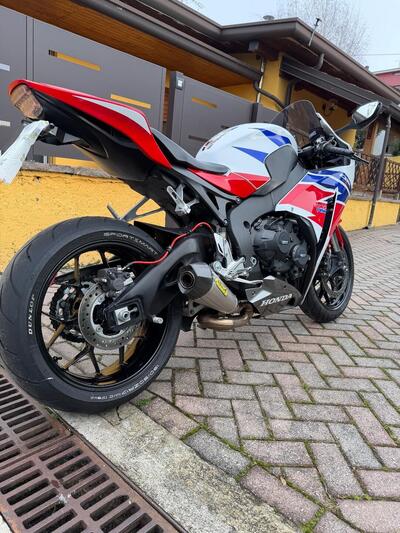 Honda CBR 1000 RR Fireblade (2012 - 16) usata