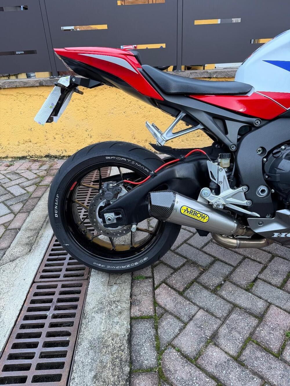 Honda CBR 1000 RR Fireblade (2012 - 16) (2)