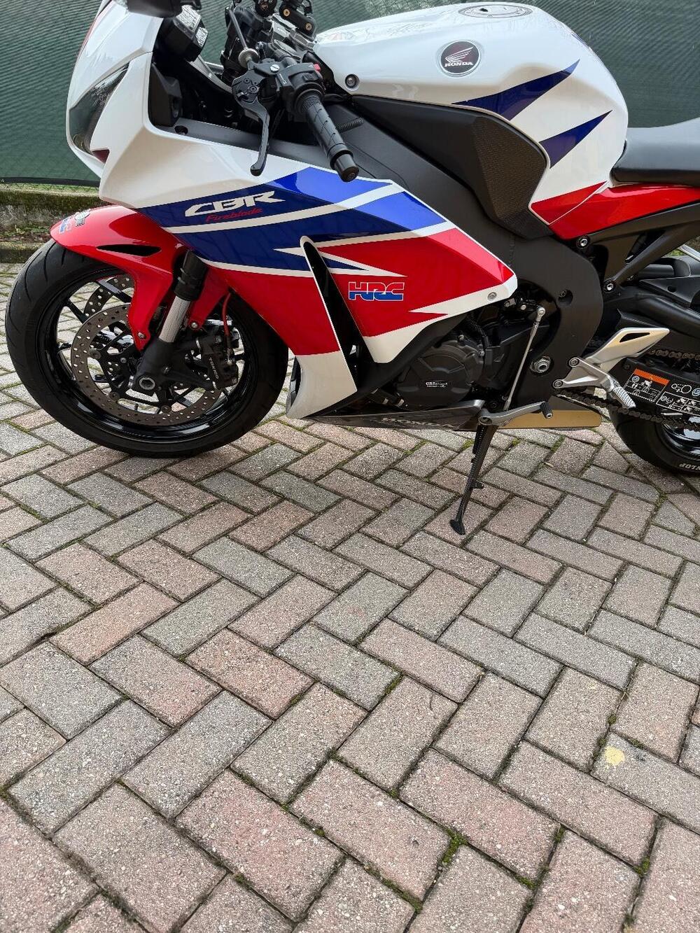 Honda CBR 1000 RR Fireblade (2012 - 16) (7)