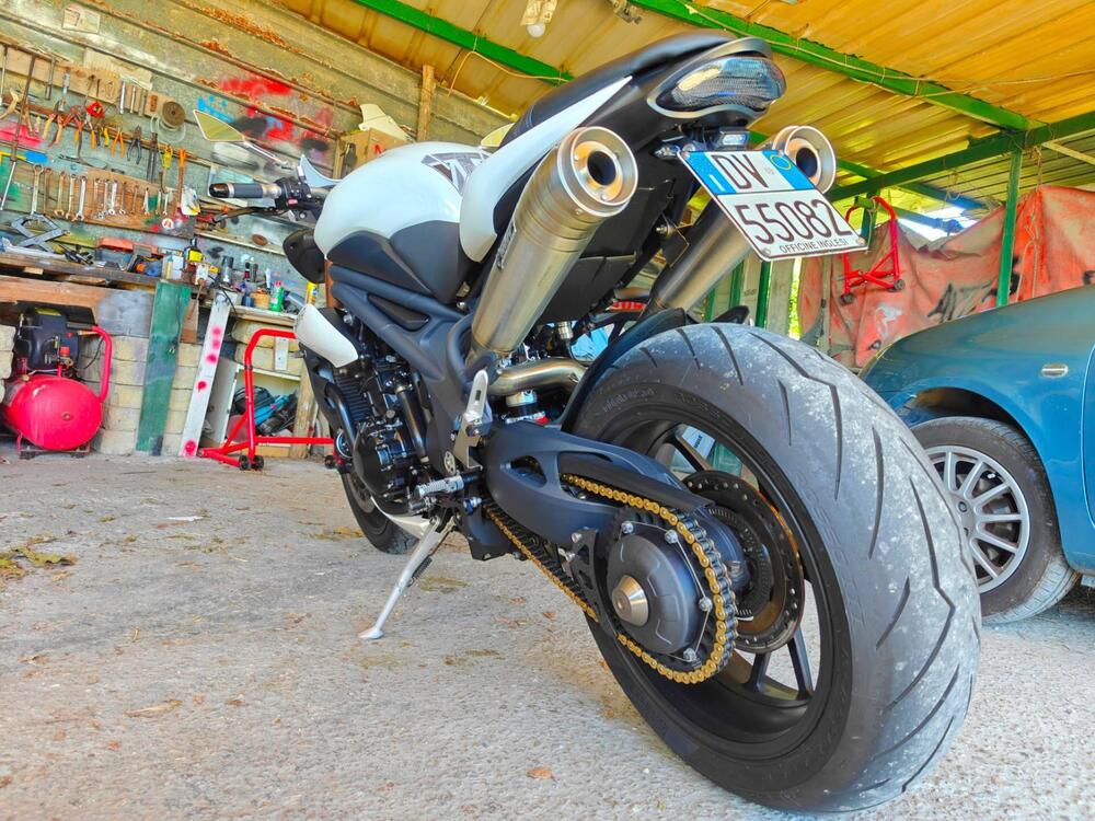 Triumph Speed Triple 1050 ABS (2011 - 15) (4)