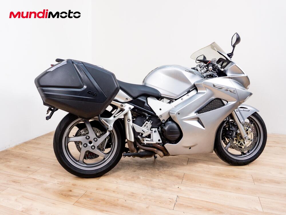 Honda VFR 800 (2002 - 05) (2)