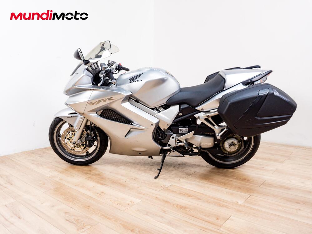 Honda VFR 800 (2002 - 05) (5)