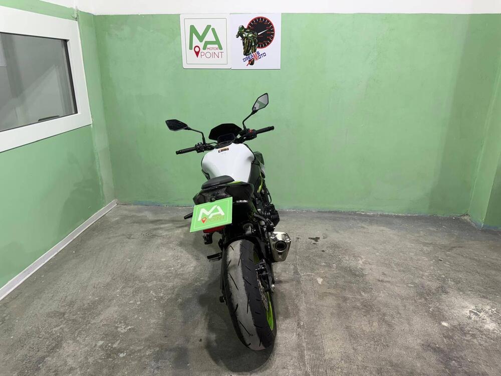 Kawasaki Z 900 (2021 - 24) (2)