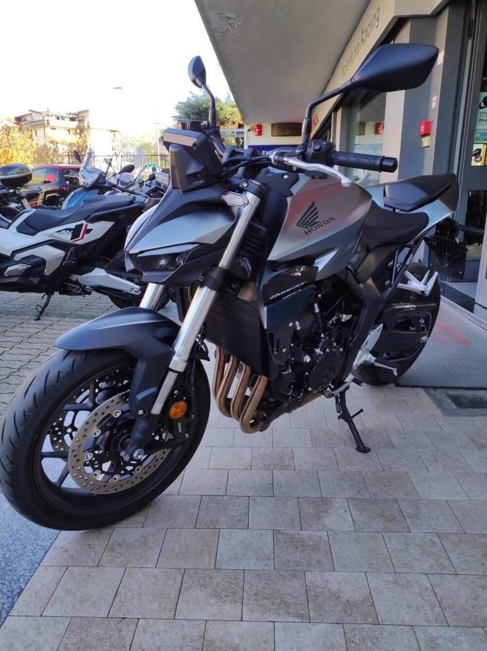 Honda CB 1000 Hornet (2025 - 26) (3)