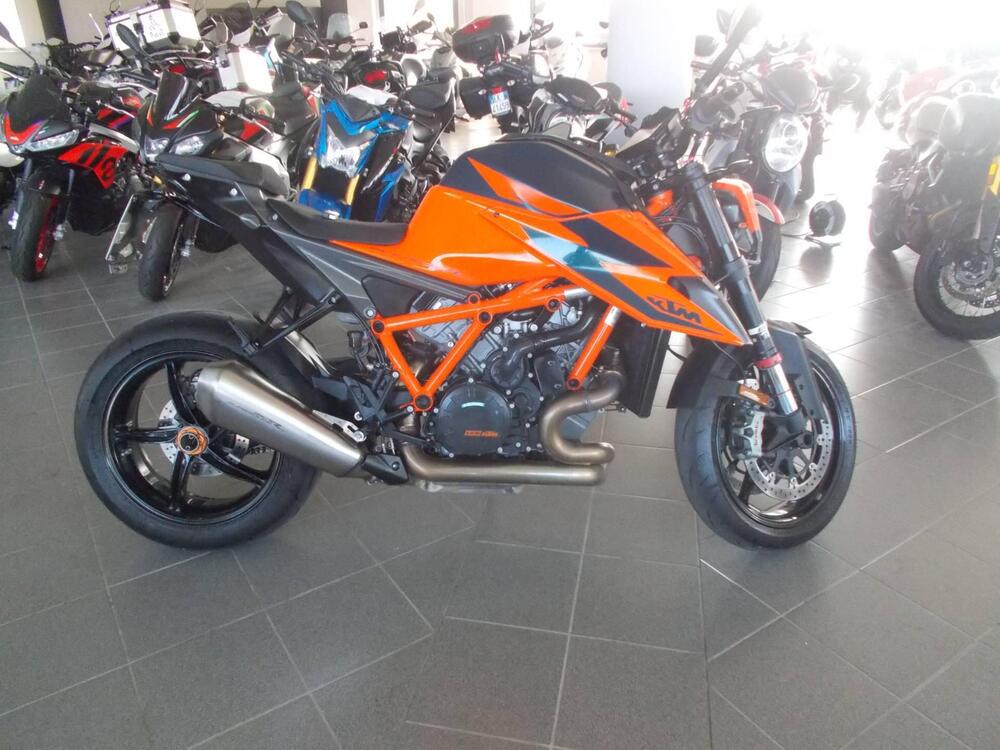 KTM 1290 Super Duke R (2021) (2)