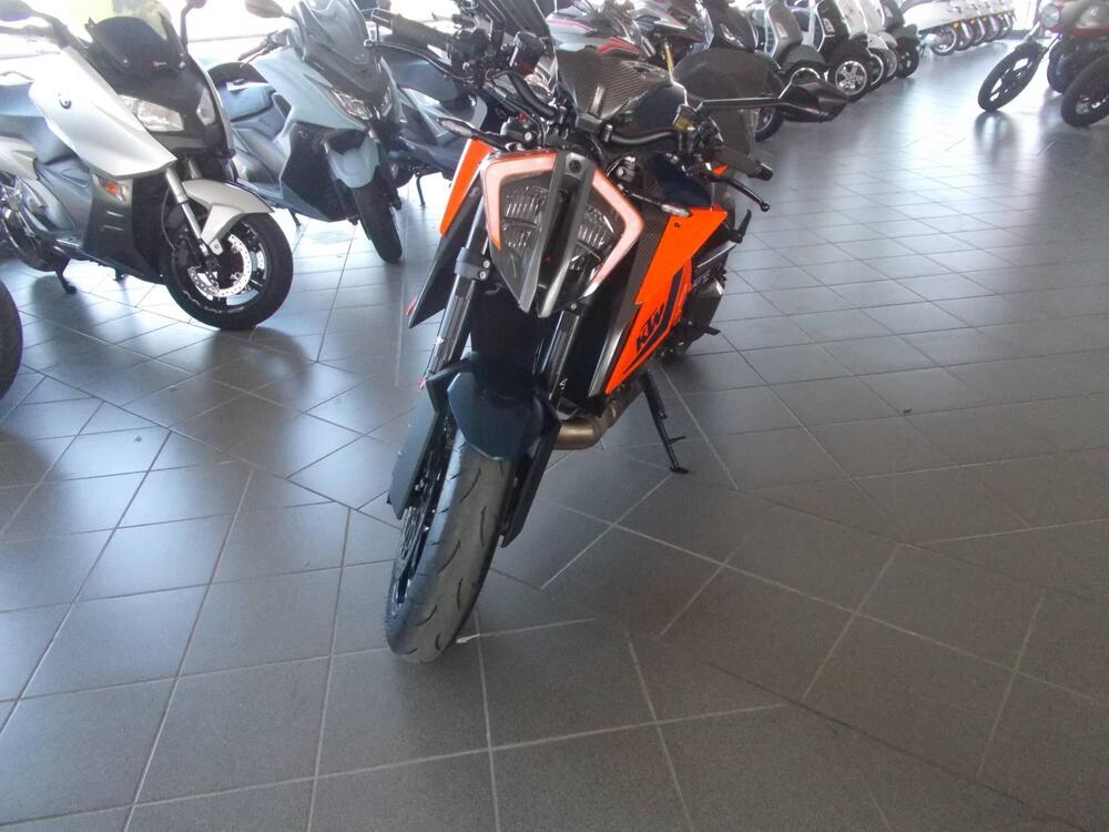 KTM 1290 Super Duke R (2021) (5)