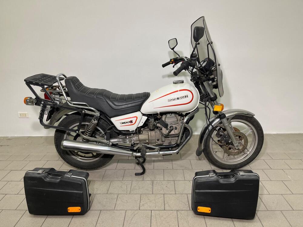 Moto Guzzi V35 C