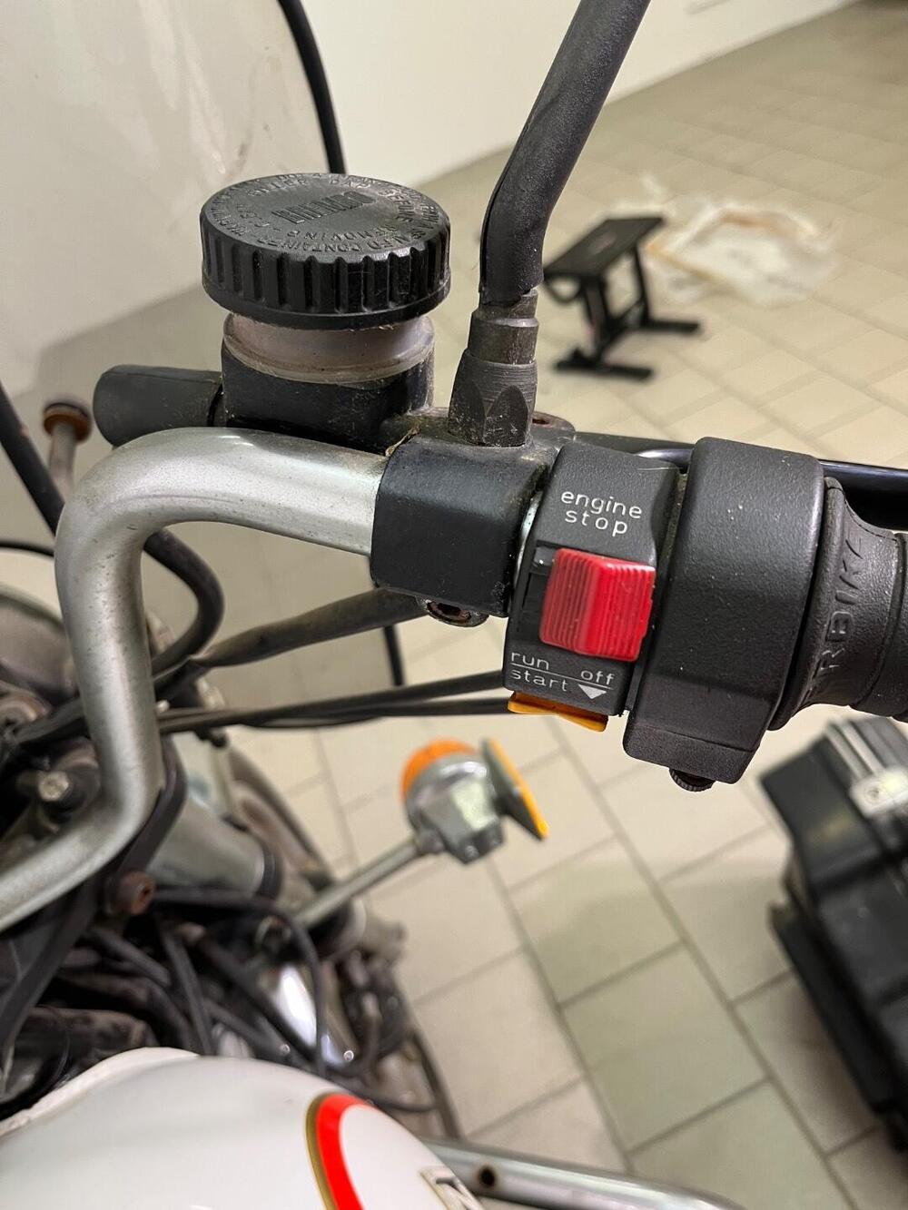 Moto Guzzi V35 C (3)