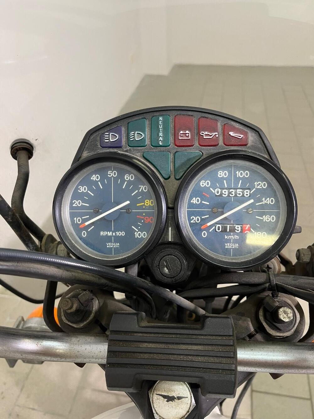 Moto Guzzi V35 C (4)