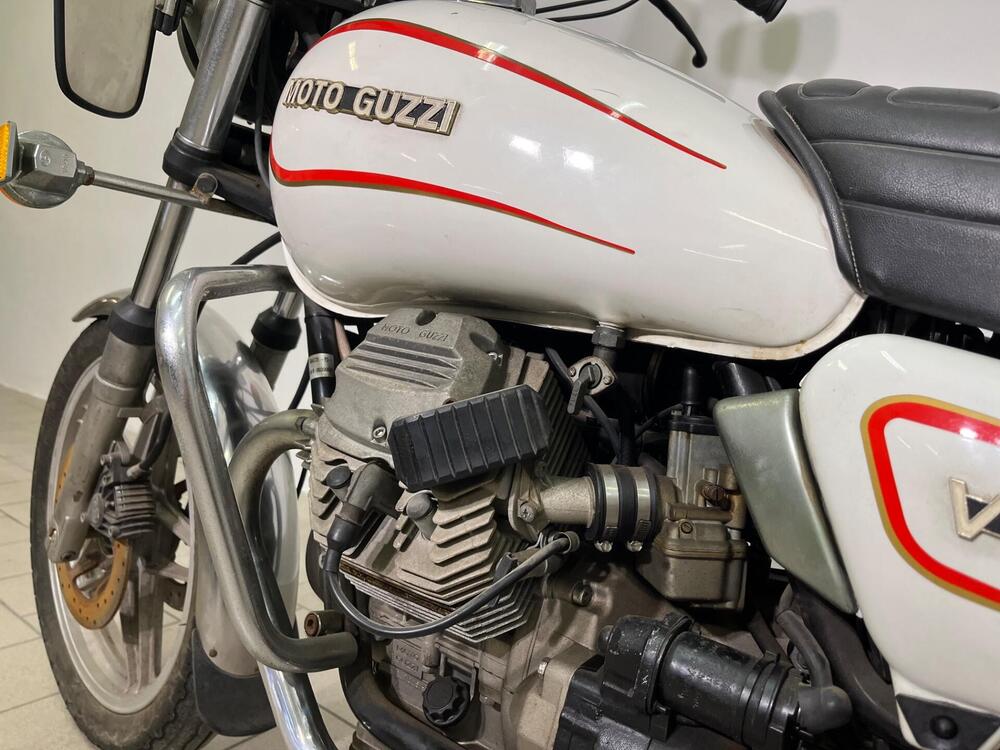 Moto Guzzi V35 C (10)