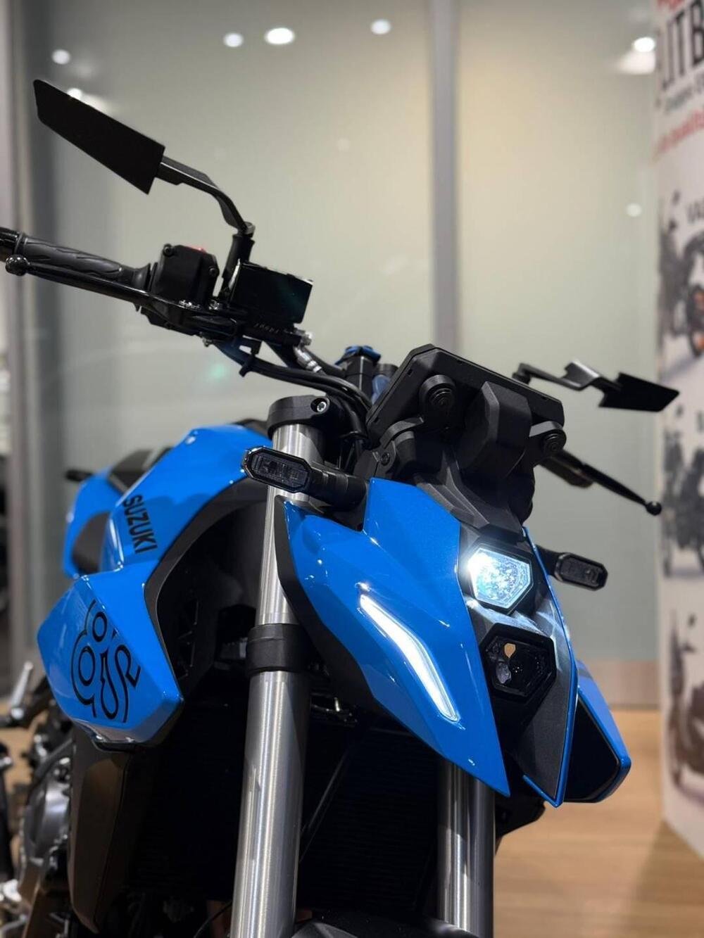 Suzuki GSX-8S (2023 - 24) (5)