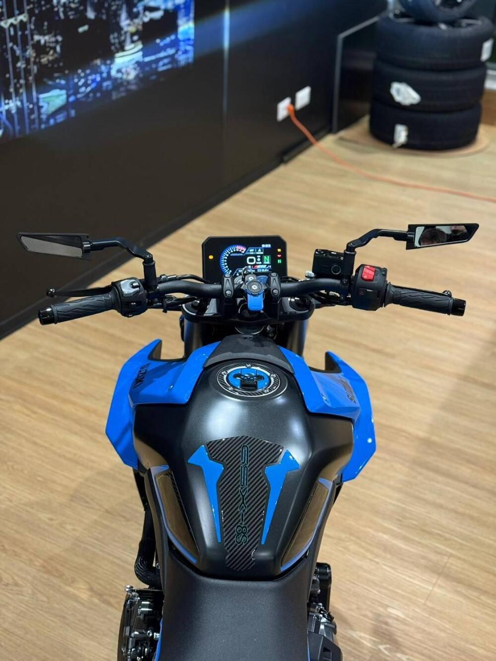 Suzuki GSX-8S (2023 - 24) (18)